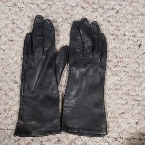 Vintage Fownes Elegant Black Leather Gloves